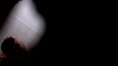 צילום עירום ראשון של סרטי סקס תותה חינם אישה מציגה את הגוף והכוס שלה